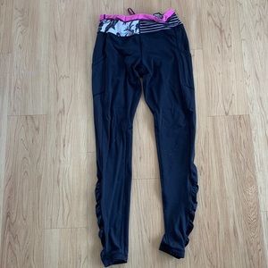 Lululemon Leggings with Two Side Pockets and One Zipper Pocket